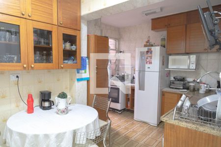 Casa à venda com 190m², 3 quartos e 2 vagasCozinha