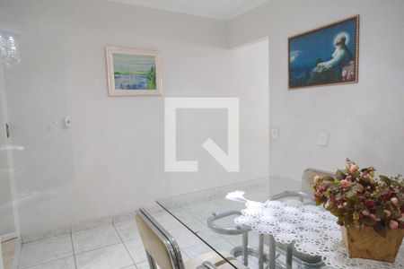 Casa à venda com 190m², 3 quartos e 2 vagasSala