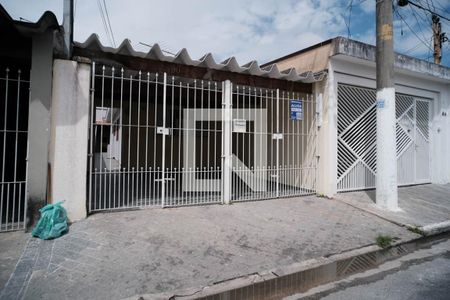 Casa para alugar com 80m², 2 quartos e 2 vagasFachada
