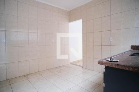 Casa para alugar com 80m², 2 quartos e 2 vagasCozinha