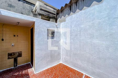 Casa à venda com 90m², 2 quartos e sem vagaÁrea externa