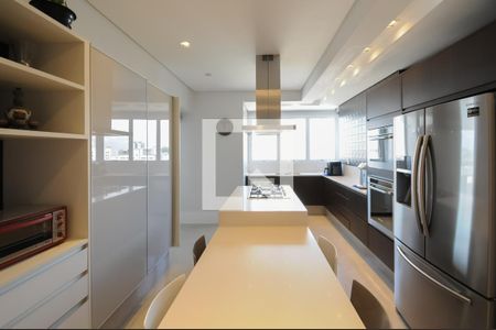 Apartamento para alugar com 250m², 4 quartos e 4 vagas Apartamento para alugar com 250m², 4 quartos e 4 vagasCozinha