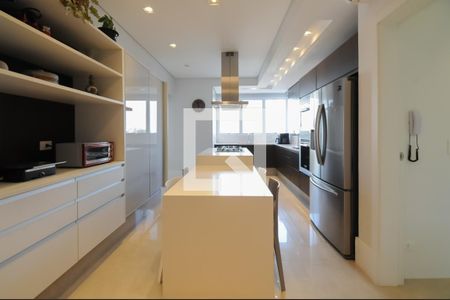 Apartamento para alugar com 250m², 4 quartos e 4 vagas Apartamento para alugar com 250m², 4 quartos e 4 vagasCozinha