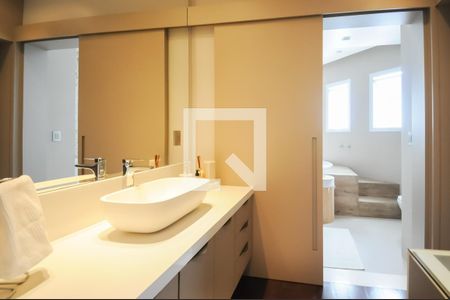 Apartamento para alugar com 250m², 4 quartos e 4 vagas Apartamento para alugar com 250m², 4 quartos e 4 vagasBanheiro da Suíte 4