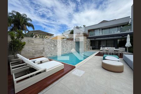 Apartamento à venda com 400m², 4 quartos e 4 vagasÁrea externa