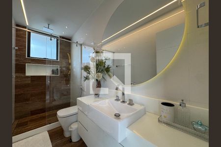 Apartamento à venda com 400m², 4 quartos e 4 vagasSuíte 1 - Banheiro