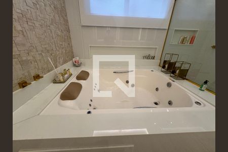 Apartamento à venda com 400m², 4 quartos e 4 vagasSuíte 2 - Banheiro