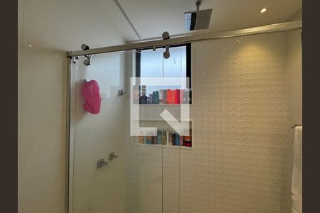 Apartamento à venda com 400m², 4 quartos e 4 vagasSuíte 3 - Banheiro