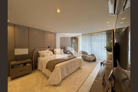 Apartamento à venda com 400m², 4 quartos e 4 vagasSuíte 2