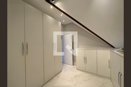 Apartamento à venda com 400m², 4 quartos e 4 vagasSótão - Armários