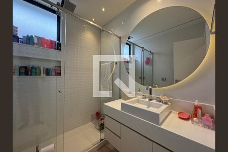 Apartamento à venda com 400m², 4 quartos e 4 vagasSuíte 3 - Banheiro