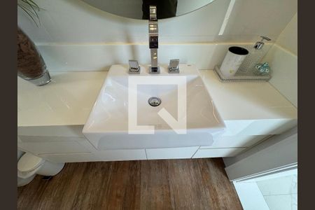 Apartamento à venda com 400m², 4 quartos e 4 vagasSuíte 1 - Banheiro