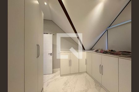 Apartamento à venda com 400m², 4 quartos e 4 vagasSótão - Armários