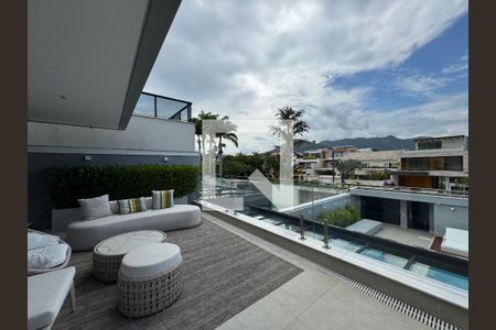 Apartamento à venda com 400m², 4 quartos e 4 vagasSuíte 2 - Varanda