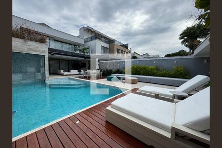 Apartamento à venda com 400m², 4 quartos e 4 vagasÁrea externa