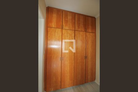 Corredor de apartamento à venda com 3 quartos, 98m² em Cambuí, Campinas