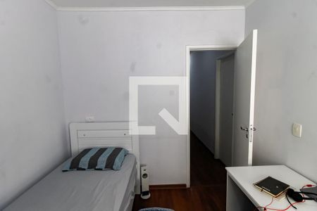 Casa de condomínio à venda com 230m², 4 quartos e 3 vagas Casa de condomínio à venda com 230m², 4 quartos e 3 vagasQuarto