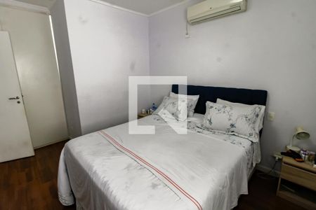 Casa de condomínio à venda com 230m², 4 quartos e 3 vagas Casa de condomínio à venda com 230m², 4 quartos e 3 vagasSuíte 1