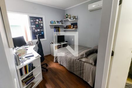 Casa de condomínio à venda com 230m², 4 quartos e 3 vagas Casa de condomínio à venda com 230m², 4 quartos e 3 vagasSuíte 2