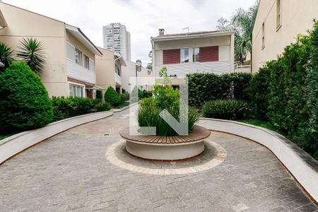 Casa de condomínio à venda com 230m², 4 quartos e 3 vagas Casa de condomínio à venda com 230m², 4 quartos e 3 vagasÁrea comum