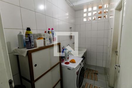 Casa de condomínio à venda com 230m², 4 quartos e 3 vagas Casa de condomínio à venda com 230m², 4 quartos e 3 vagasÁrea de Serviço