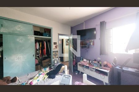 Casa à venda com 512m², 5 quartos e 3 vagas Casa à venda com 512m², 5 quartos e 3 vagasQuarto da Casa 2