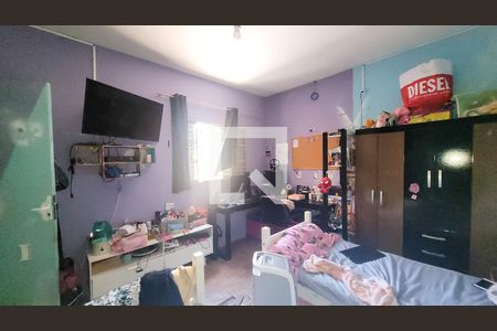 Casa à venda com 512m², 5 quartos e 3 vagas Casa à venda com 512m², 5 quartos e 3 vagasQuarto da Casa 2