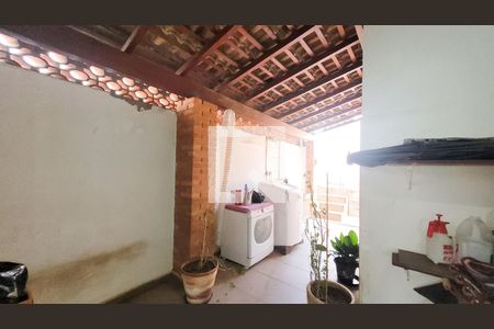 Casa à venda com 512m², 5 quartos e 3 vagas Casa à venda com 512m², 5 quartos e 3 vagasLavanderia da Casa 1