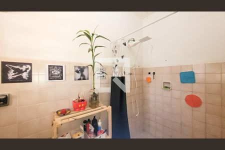 Casa à venda com 512m², 5 quartos e 3 vagas Casa à venda com 512m², 5 quartos e 3 vagasBanheiro da Suite da Casa 2