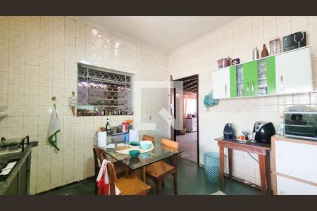 Casa à venda com 512m², 5 quartos e 3 vagas Casa à venda com 512m², 5 quartos e 3 vagasCozinha da Casa 1