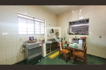 Casa à venda com 512m², 5 quartos e 3 vagas Casa à venda com 512m², 5 quartos e 3 vagasCozinha da Casa 1