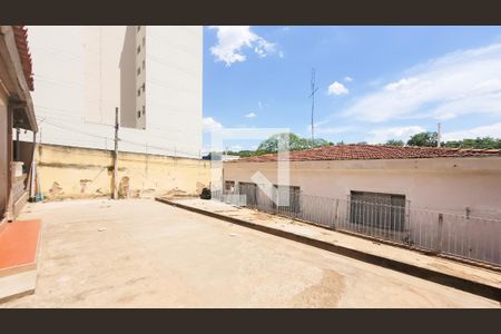 Casa à venda com 512m², 5 quartos e 3 vagas Casa à venda com 512m², 5 quartos e 3 vagasQuintal