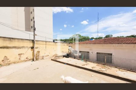 Casa à venda com 512m², 5 quartos e 3 vagas Casa à venda com 512m², 5 quartos e 3 vagasQuintal