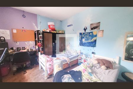 Casa à venda com 512m², 5 quartos e 3 vagas Casa à venda com 512m², 5 quartos e 3 vagasQuarto da Casa 2