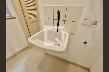 Apartamento à venda com 78m², 2 quartos e sem vagaÁrea serviço