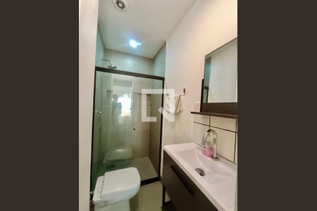 Apartamento à venda com 78m², 2 quartos e sem vagaBanheiro social