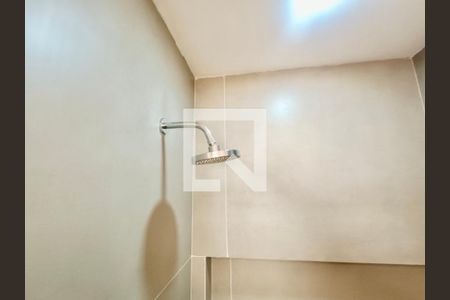 Apartamento à venda com 78m², 2 quartos e sem vagaBanheiro social