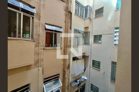 Apartamento à venda com 78m², 2 quartos e sem vagaÁrea serviço vista