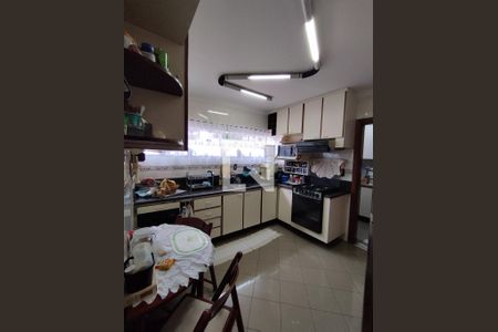 Casa à venda com 300m², 4 quartos e 5 vagasCozinha