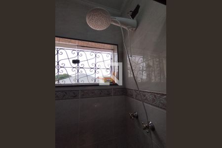 Casa à venda com 300m², 4 quartos e 5 vagasBanheiro 2