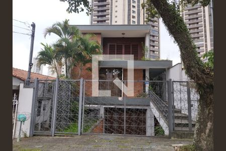 Casa à venda com 300m², 4 quartos e 5 vagasFachada