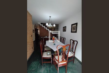 Casa à venda com 300m², 4 quartos e 5 vagasCopa