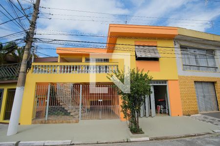 Casa à venda com 192m², 2 quartos e 2 vagasFachada