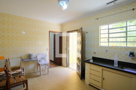 Casa à venda com 192m², 2 quartos e 2 vagasCozinha