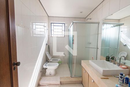 Casa à venda com 250m², 3 quartos e 4 vagasBanheiro             