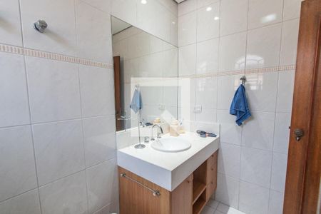 Casa à venda com 250m², 3 quartos e 4 vagasBanheiro da suíte 2