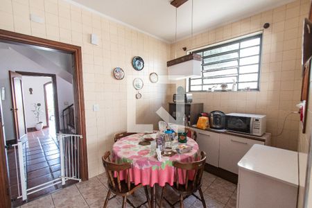 Casa à venda com 250m², 3 quartos e 4 vagasCopa