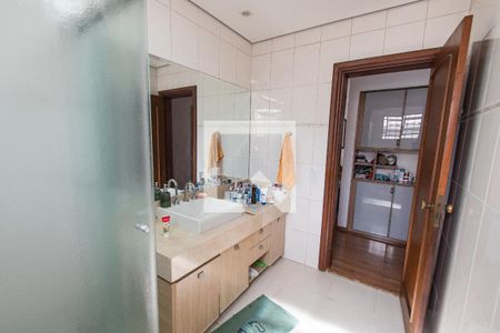 Casa à venda com 250m², 3 quartos e 4 vagasBanheiro