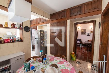 Casa à venda com 250m², 3 quartos e 4 vagasCopa