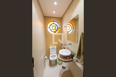 Casa à venda com 250m², 3 quartos e 4 vagasLavabo